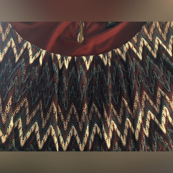 Ladies Zigzag Pattern Top Wine Blue Turquoise with Metallic Accents 1X - Picture 3 of 10